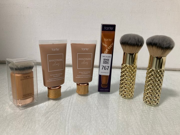 Lot 767  
            Marchington SR14 - Parcel Delivery Only 

                
6 X ASSORTED TARTE BEAUTY PRODUCTS TO INCLUDE 2 X AMAZONIAN CLAY 50ML 16-HOUR FUL...