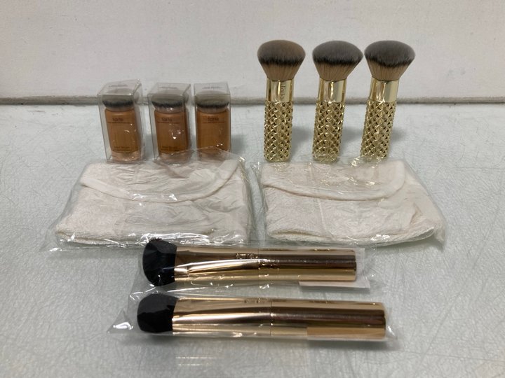 Lot 794  
            Marchington SR14 - Parcel Delivery Only 

                
QTY OF ASSORTED BEAUTY ACCESSORIES TO INCLUDE 3 X TARTE BLUR BRUSHES: LOCATION - B3