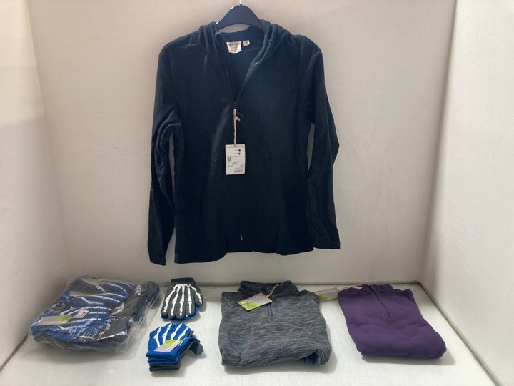 Lot 86  
            Marchington SR14 - Parcel Delivery Only 

                
QTY OF ASSORTED CHILDRENS CLOTHING ITEMS IN VARIOUS SIZES TO INCLUDE MOUNTAIN WAR...