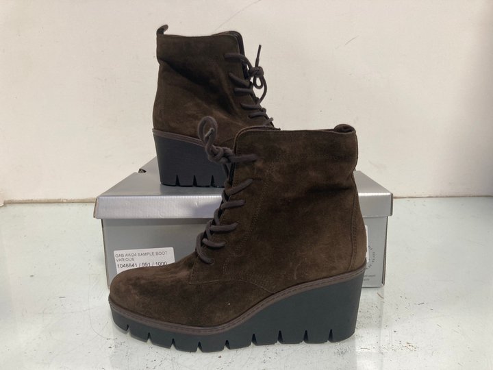 Lot 899  
            Marchington SR14 - Parcel Delivery Only 

                
GABOR WEDGE LACE-UP BOOTS IN BROWN - UK 4.5: LOCATION - C3