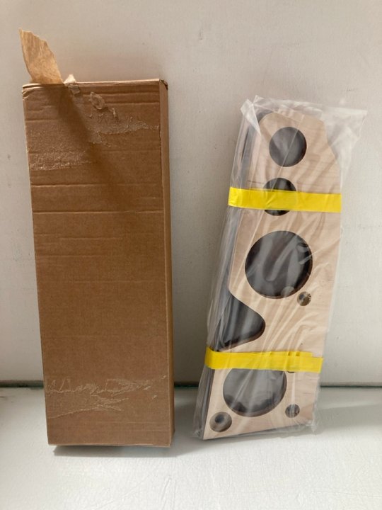 Lot 92  
            Marchington SR14 - Parcel Delivery Only 

                
AUSTIN HEALEY WOODEN RIGHT HAND DRIVE DASHBOARD IN WALNUT VENEERED - MODEL: DAS14...