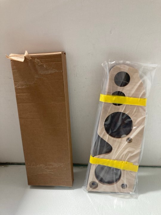 Lot 95  
            Marchington SR14 - Parcel Delivery Only 

                
AUSTIN HEALEY WOODEN RIGHT HAND DRIVE DASHBOARD IN WALNUT VENEERED - MODEL: DAS14...