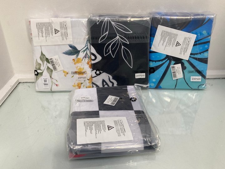 Lot 966  
            Marchington SR14 - Parcel Delivery Only 

                
4 X ASSORTED DUVET SETS TO INCLUDE 230 X 220CM BUTTERFLY DESIGN DUVET SET: LOCATI...