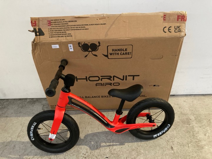 Lot 116  
            Marchington SR15 - Delivery or Collection 

                
HORNIT AIRO 12" CHILDS BALANCE BIKE IN RED ORIGINAL RRP: £139: LOCATION - B3