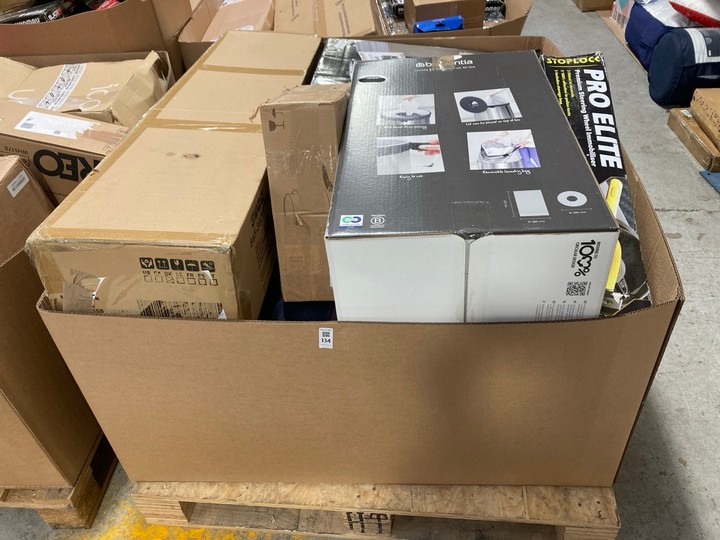 Lot 134  
            Marchington SR15 - Delivery or Collection 

                
PALLET OF ASSORTED ITEMS TO INCLUDE BRABANTIA 60L LAUNDRY BIN WITH SMART LID: LOC...