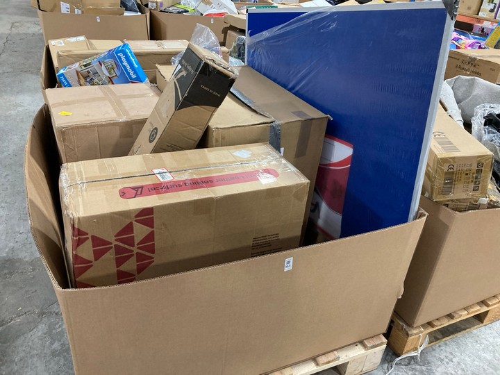 Lot 153  
            Marchington SR15 - Delivery or Collection 

                
PALLET OF ASSORTED ITEMS TO INCLUDE RUSSELL HOBBS 90CM T-SHAPED COOKER HOOD: LOCA...