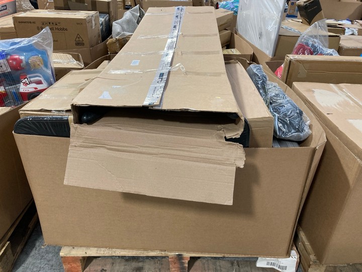 Lot 155  
            Marchington SR15 - Delivery or Collection 

                
PALLET OF ASSORTED ITEMS TO INCLUDE SAMSUNG MS23T5018AC 23L DIGITAL MICROWAVE: LO...