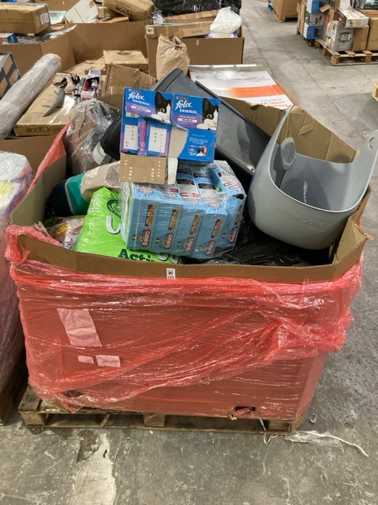 Lot 170  
            Marchington SR15 - Delivery or Collection 

                
PALLET OF ASSORTED PET ITEMS TO INCLUDE BOX OF PURINA FELIX ORIGINAL MIXED SELECT...
