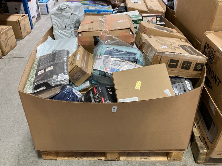 Lot 173  
            Marchington SR15 - Delivery or Collection 

                
PALLET OF ASSORTED ITEMS TO INCLUDE BOX OF 50 KEPLIN NON SLIP HANGERS IN WHITE: L...