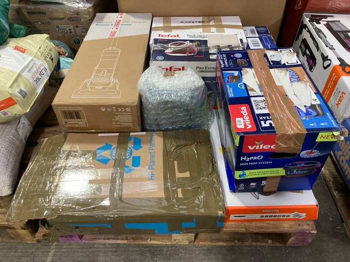 Lot 179  
            Marchington SR15 - Delivery or Collection 

                
PALLET OF ASSORTED HOUSEHOLD ITEMS TO INCLUDE HOOVER BREEZE EVO HOME UPRIGHT VACU...