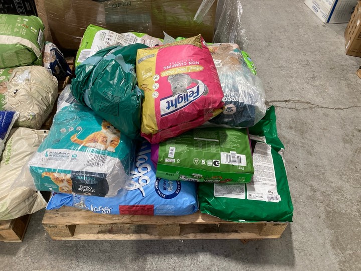 Lot 182  
            Marchington SR15 - Delivery or Collection 

                
PALLET OF ASSORTED PET ITEMS TO INCLUDE PACK OF BREEDER CELECT 30L CAT LITTER: LO...