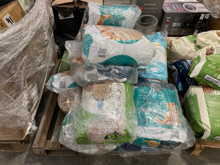 Lot 184  
            Marchington SR15 - Delivery or Collection 

                
PALLET OF ASSORTED PET ITEMS TO INCLUDE PACK OF WAGG 12KG ACTIVE GOODNESS BEEF AD...