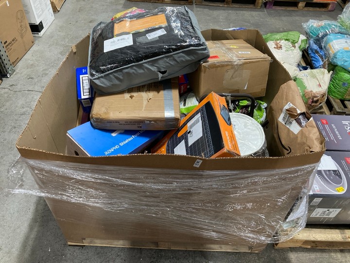 Lot 189  
            Marchington SR15 - Delivery or Collection 

                
PALLET OF ASSORTED ITEMS TO INCLUDE RENPHO SHIATSU FOOT MASSAGER - MODEL RF-FM059...