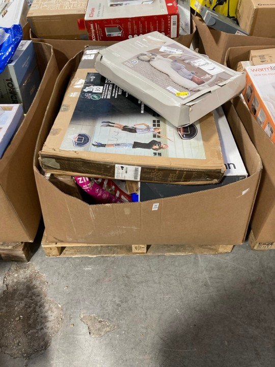 Lot 204  
            Marchington SR15 - Delivery or Collection 

                
PALLET OF ASSORTED ITEMS TO INCLUDE MAMAS & PAPAS WISH UPON A CLOUD PLAYMAT & GYM...