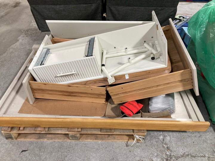 Lot 217  
            Marchington SR15 - Delivery or Collection 

                
PALLET OF ASSORTED INCOMPLETE FURNITURE PARTS TO INCLUDE DRAWERS IN CREAM: LOCATI...