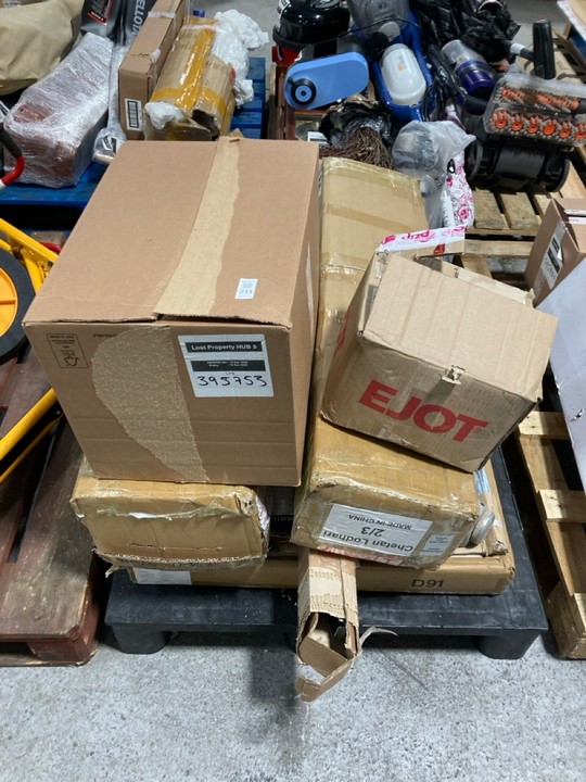 Lot 233  
            Marchington SR15 - Delivery or Collection 

                
PALLET OF ASSORTED ITEMS TO INCLUDE QTY OF HEX WASHER HEAD SCREWS: LOCATION - A4 ...