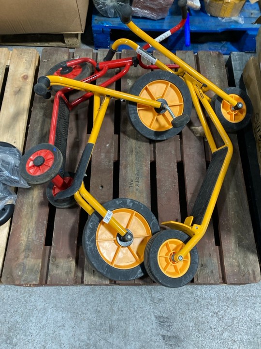 Lot 234  
            Marchington SR15 - Delivery or Collection 

                
3 X SCOOTERS/BIKES TO INCLUDE RABO RUNNER BALANCE BIKE: LOCATION - A4 (KERBSIDE P...