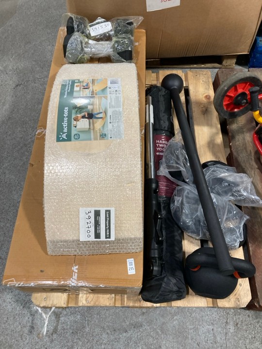 Lot 235  
            Marchington SR15 - Delivery or Collection 

                
PALLET OF ASSORTED ITEMS TO INCLUDE 24 KG DUMBELL: LOCATION - A4 (KERBSIDE PALLET...
