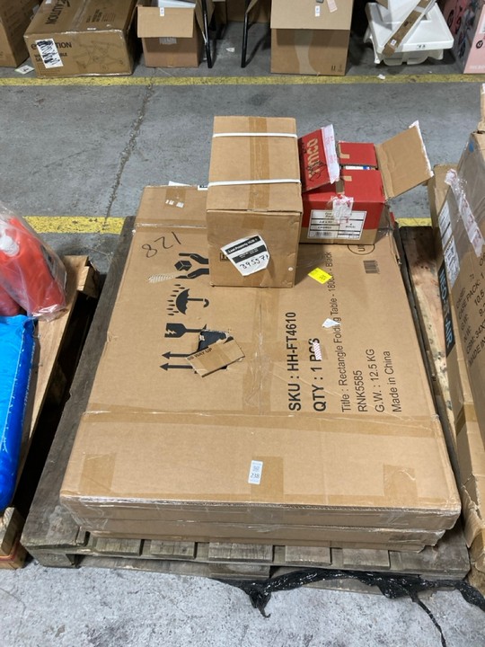 Lot 238  
            Marchington SR15 - Delivery or Collection 

                
PALLET OF ASSORTED ITEMS TO INCLUDE RECTANGLE FOLDING TABLE IN GREY: LOCATION - A...