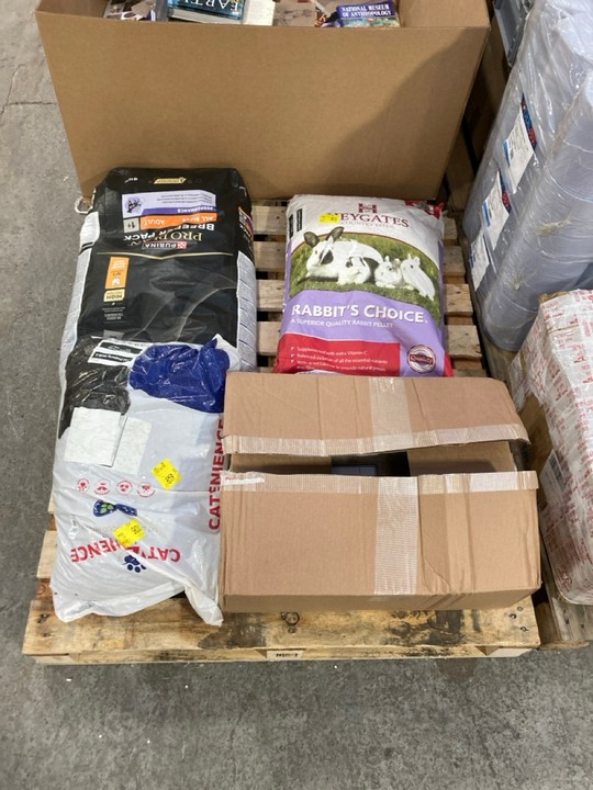 Lot 249  
            Marchington SR15 - Delivery or Collection 

                
PALLET OF ASSORTED PET FOOD TO INCLUDE HEYGATES RABBITS CHOICE RABBIT PELLETS 20K...