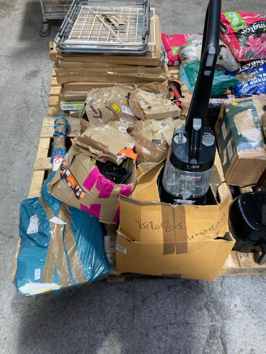Lot 266  
            Marchington SR15 - Delivery or Collection 

                
PALLET OF ASSORTED ITEMS TO INCLUDE VAX PLATINUM POWER MAX CARPET CLEANER: LOCATI...