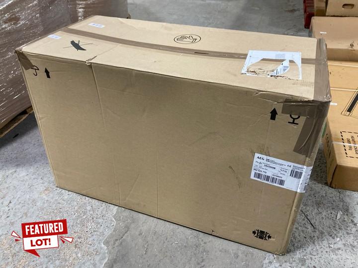 Lot 30  
            Marchington SR15 - Delivery or Collection 

                
AEG 90CM CHIMNEY COOKER HOOD: MODEL DBX3950M - ORIGINAL RRP £329: LOCATION - A1