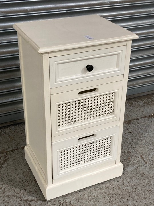 Lot 41  
            Marchington SR15 - Delivery or Collection 

                
3 DRAWER BEDSIDE CABINET IN CREAM: LOCATION - A1