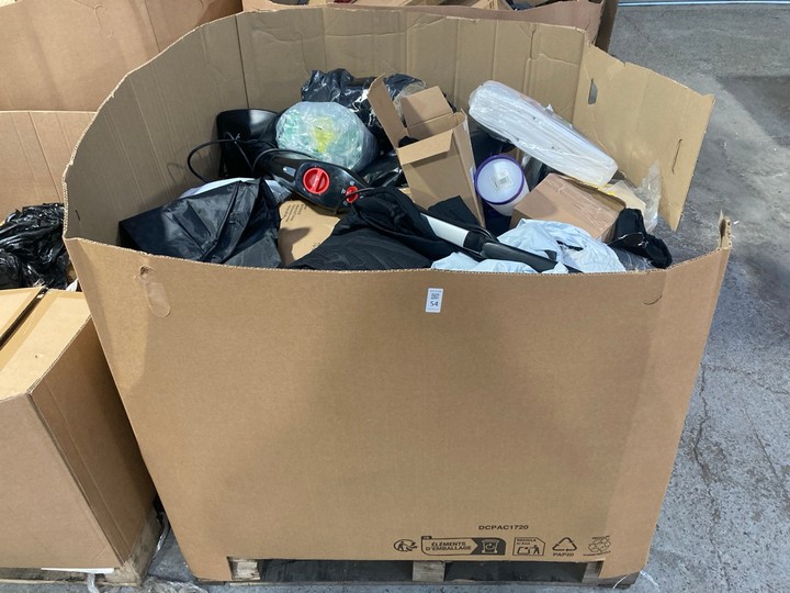 Lot 54  
            Marchington SR15 - Delivery or Collection 

                
PALLET OF ASSORTED ITEMS TO INCLUDE PACK OF VOUNOT PLANT FLEECE JACKETS: LOCATION...