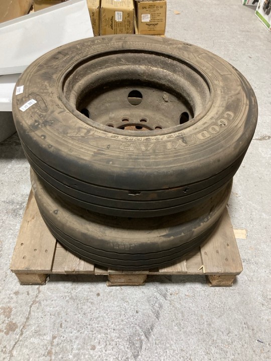 Lot 92  
            Marchington SR15 - Delivery or Collection 

                
PAIR OF FIRESTONE COMMERCIAL TRUCK TIRES: LOCATION - B2