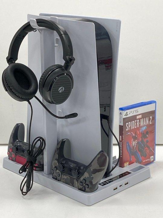 Lot 130  
            Marchington - Parcel Delivery Only 

                
SONY PLAYSTATION 5 825 GB GAMES CONSOLE IN WHITE: MODEL NO CFI-1016A (WITH MARVEL...