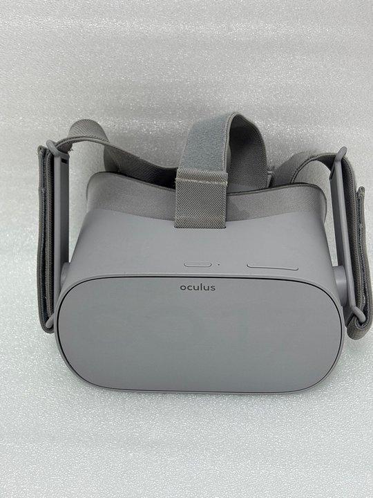 Lot 136  
            Marchington - Parcel Delivery Only 

                
OCULUS QUEST 2 VR HEADSET IN GREY. (UNIT ONLY) [JPTM151341]