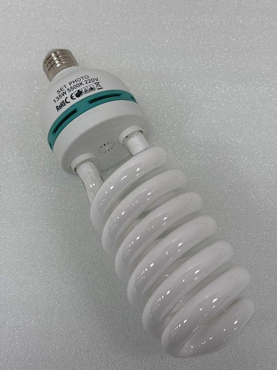 Lot 158  
            Marchington - Parcel Delivery Only 

                
CFL 135W 5500K E27 ENERGY SAVING SPIRAL DESIGNED FOR PHOTO STUDO LIGHT BULB IN DA...