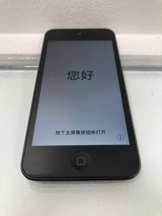 Lot 164  
            Marchington - Parcel Delivery Only 

                
APPLE IPOD TOUCH (6TH GEN) 32GB MP3 PLAYER IN SPACE GREY: MODEL NO A1574 (UNIT ON...