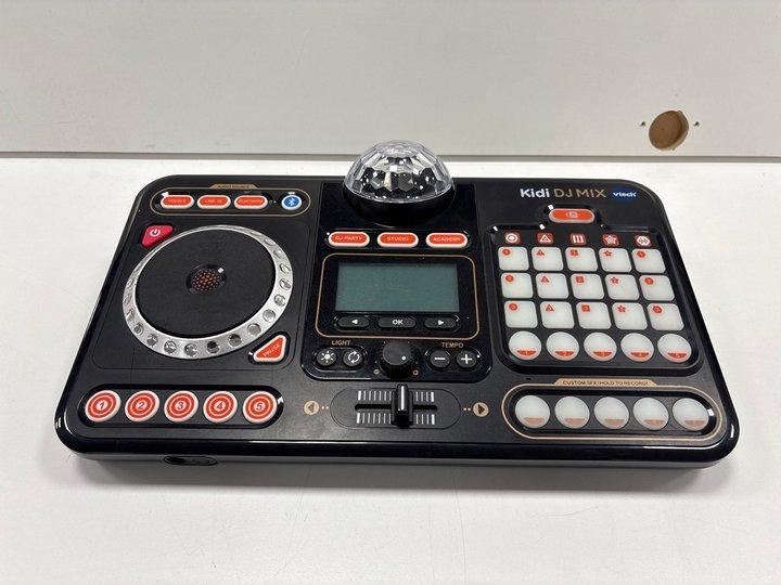 Lot 172  
            Marchington - Parcel Delivery Only 

                
VTECH KIDI DJ MIX DJ CONTROLLER IN BLACK: MODEL NO 5473 (UNIT ONLY) [JPTM151016]