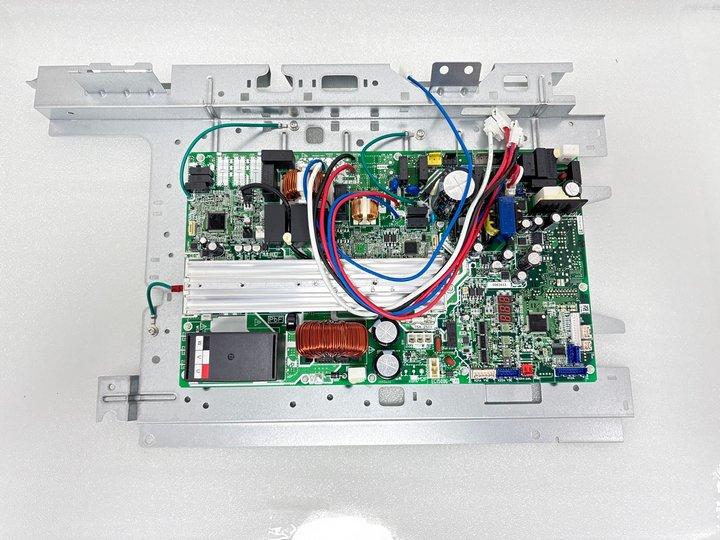 Lot 210  
            Marchington - Parcel Delivery Only 

                
DAIKIN AIR CONDITIONING INVERTER PRINTED PCB EC15006-11 CIRCUIT BOARD (ORIGINAL R...