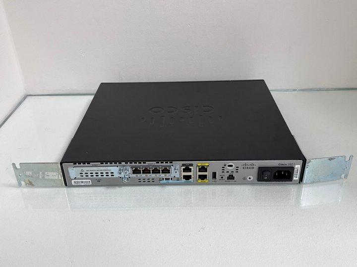 Lot 234  
            Marchington - Parcel Delivery Only 

                
CISCO 1921 ROUTER. (UNIT ONLY) [JPTM151487]