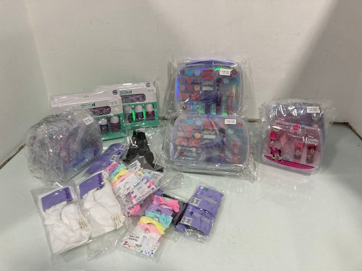 Lot 1010  
            Marchington SR12 - Parcel Delivery Only 

                
QTY OF ASSORTED CHILDRENS ITEMS TO INCLUDE DISNEY STITCH NAIL POLISH SETS: LOCATI...