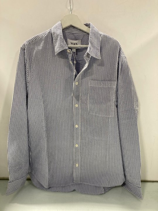 Lot 1044  
            Marchington SR12 - Parcel Delivery Only 

                
WAX ROVE LS SEERSUCKER STRIPE SHIRT IN BLUE/WHITE - UK L - ORIGINAL RRP £115.00: ...