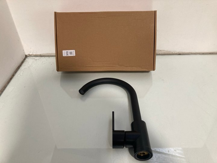 Lot 104  
            Marchington SR12 - Parcel Delivery Only 

                
BLACK KITCHEN MIXER FAUCET: LOCATION - J3