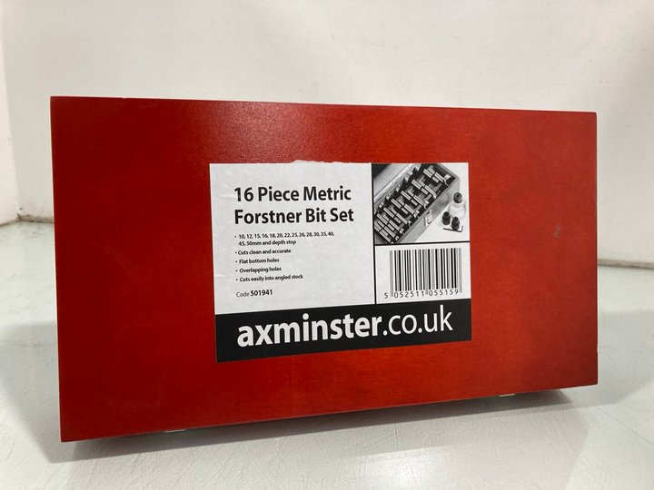 Lot 1059  
            Marchington SR12 - Parcel Delivery Only 

                
AXMINSTER 16 PIECE METRIC FORSTNER BIT SET: LOCATION - E12