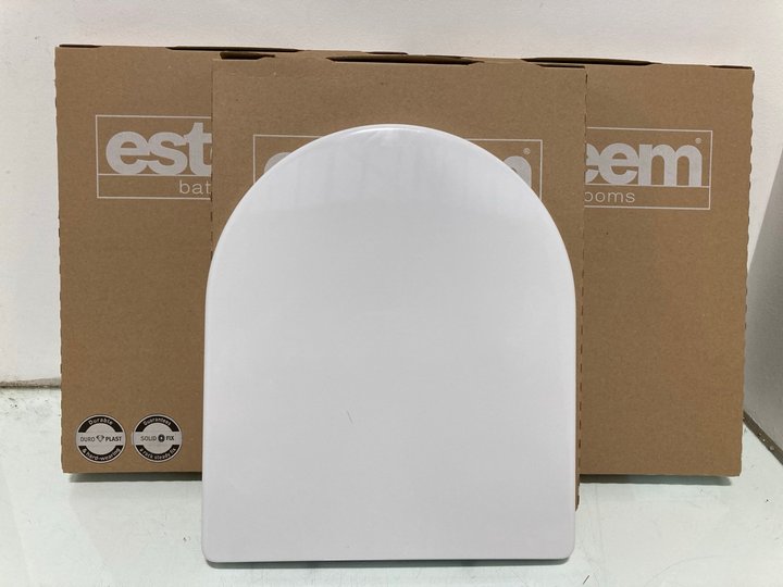 Lot 1076  
            Marchington SR12 - Parcel Delivery Only 

                
3 X ESTEEM D-SHAPED THERMOSET WRAP OVER SOFT CLOSE SEAT: LOCATION - E11