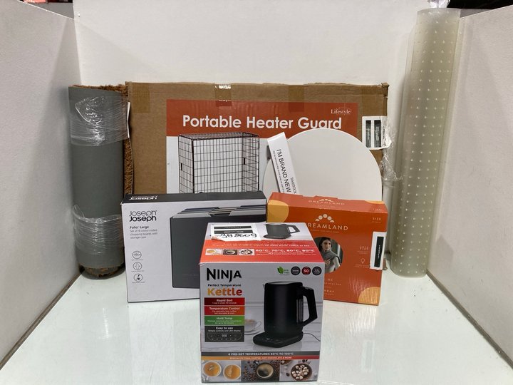 Lot 1086  
            Marchington SR12 - Parcel Delivery Only 

                
QTY OF ASSORTED HOUSEHOLD ITEMS TO INCLUDE NINJA PERFECT TEMPERATURE KETTLE: LOCA...