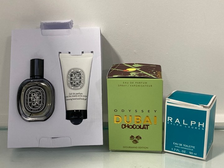 Lot 1092  
            Marchington SR12 - Parcel Delivery Only 

                
3 X ASSORTED HEALTH AND BEAUTY ITEMS TO INCLUDE RALPH LAUREN EDT 50ML: LOCATION -...