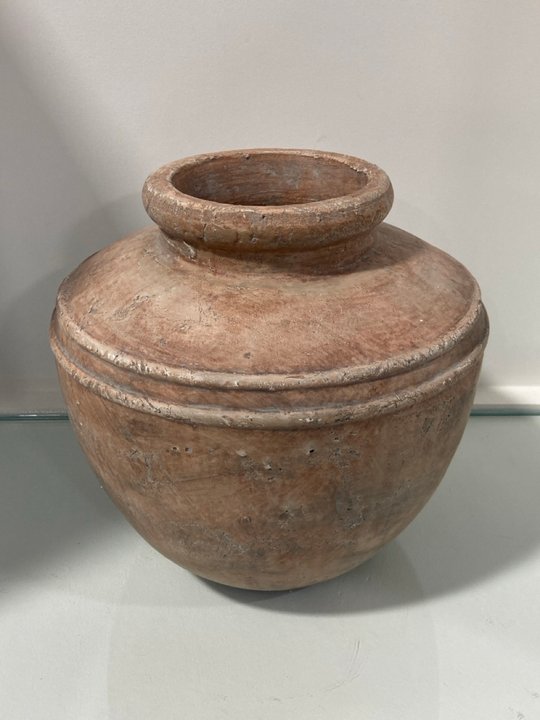 Lot 1108  
            Marchington SR12 - Parcel Delivery Only 

                
SIENA BROWN WATER POT: LOCATION - E10