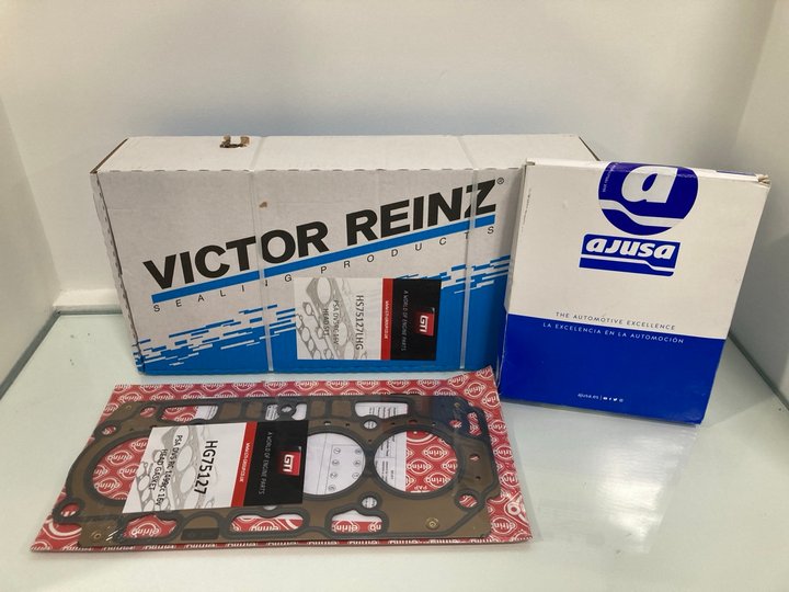 Lot 1115  
            Marchington SR12 - Parcel Delivery Only 

                
QTY OF ASSORTED VEHICLE COMPONENTS TO INCLUDE AJUSA HEAD BOLTS FOR CITROEN, FIAT,...