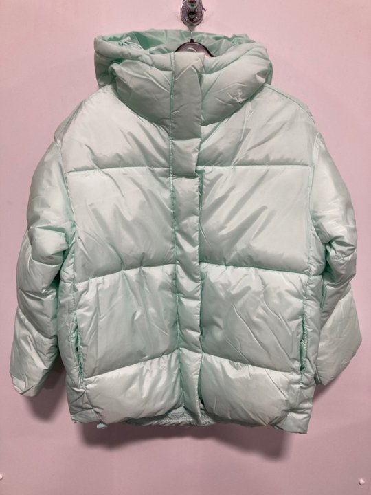 Lot 1123  
            Marchington SR12 - Parcel Delivery Only 

                
MONKI PADDED COAT IN LIGHT GREEN - SIZE: XS: LOCATION - E9