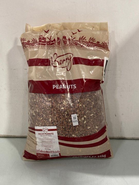 Lot 1135  
            Marchington SR12 - Parcel Delivery Only 

                
BERRY PEANUTS FOR WILD BIRDS 12.55KG - BB: 07/26: LOCATION - E8