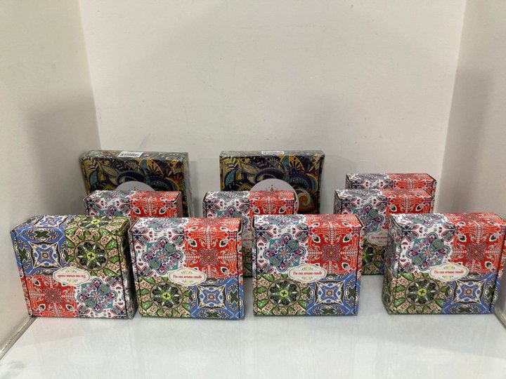 Lot 1187  
            Marchington SR12 - Parcel Delivery Only 

                
QTY OF ASSORTED CANDLES TO INCLUDE TIN CAN AROMA CANDLE: LOCATION - E6