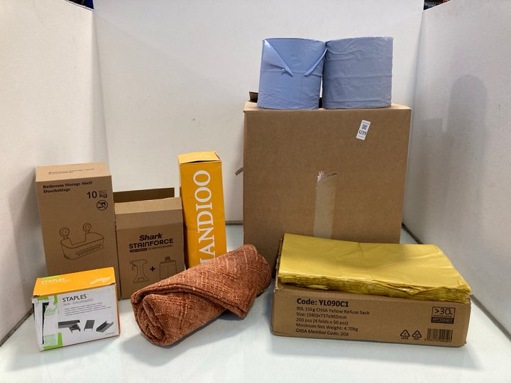 Lot 1239  
            Marchington SR12 - Parcel Delivery Only 

                
QTY OF ASSORTED ITEMS TO INCLUDE BATHROOM STORAGE SHELF: LOCATION - E4