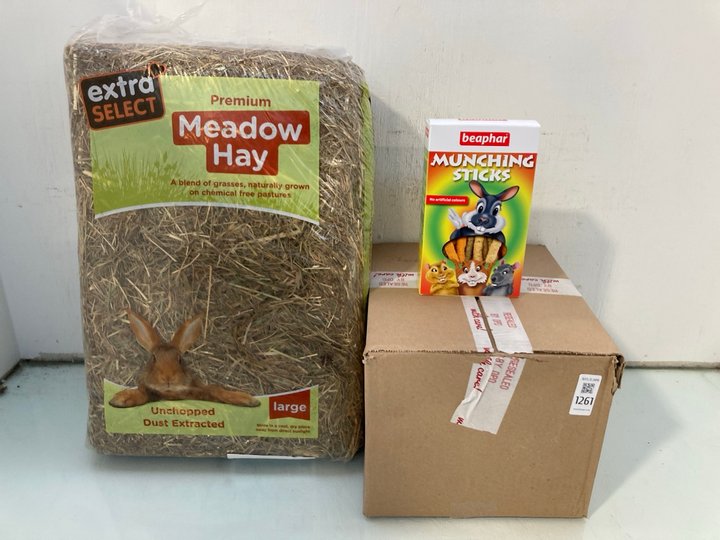 Lot 1261  
            Marchington SR12 - Parcel Delivery Only 

                
3 X ASSORTED PET ITEMS TO INCLUDE PACK OF EXTRA SELECT PREMIUM MEADOW HAY: LOCATI...